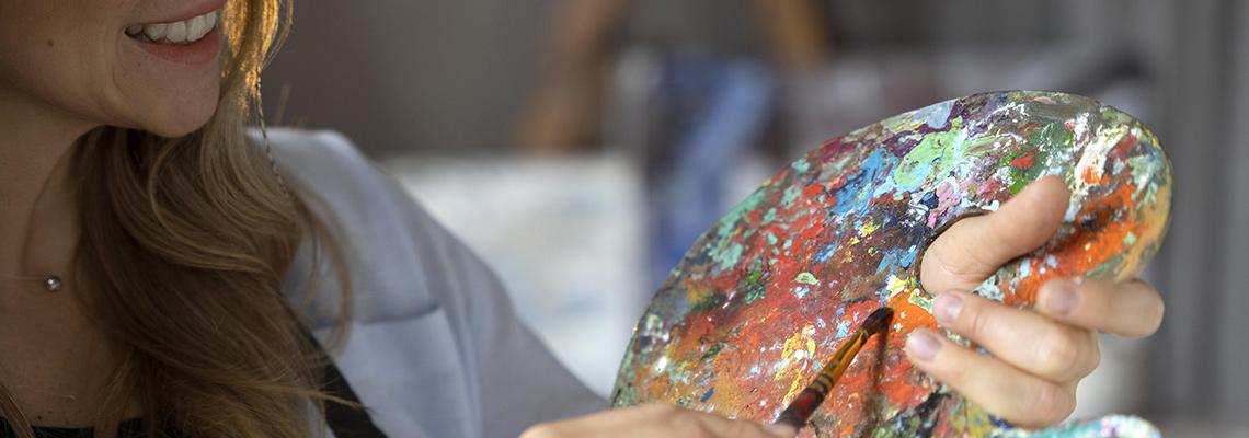 Art therapy to express emotions