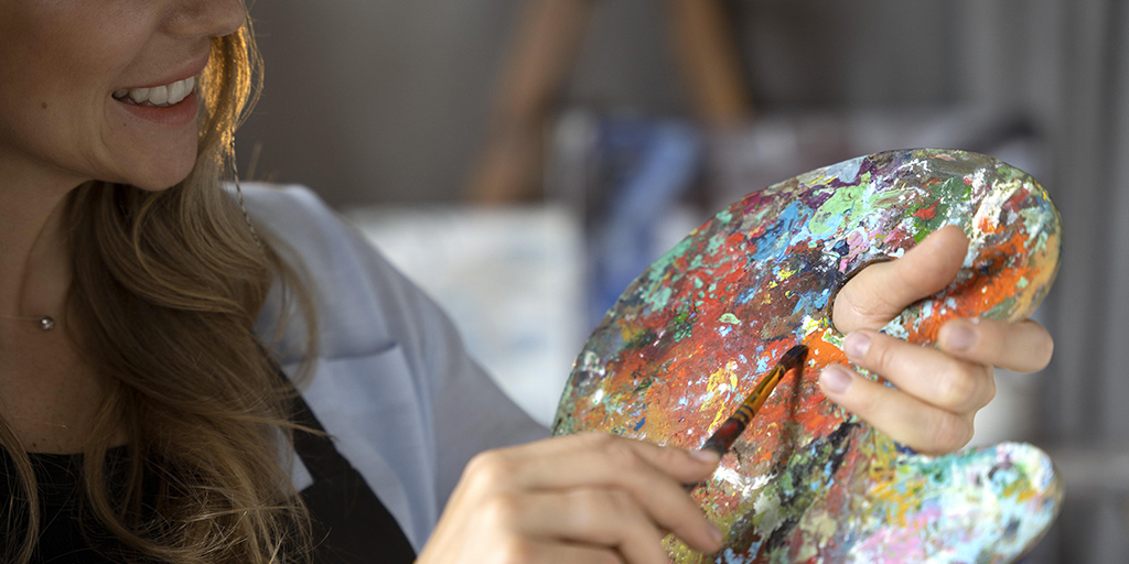 Art therapy to express emotions
